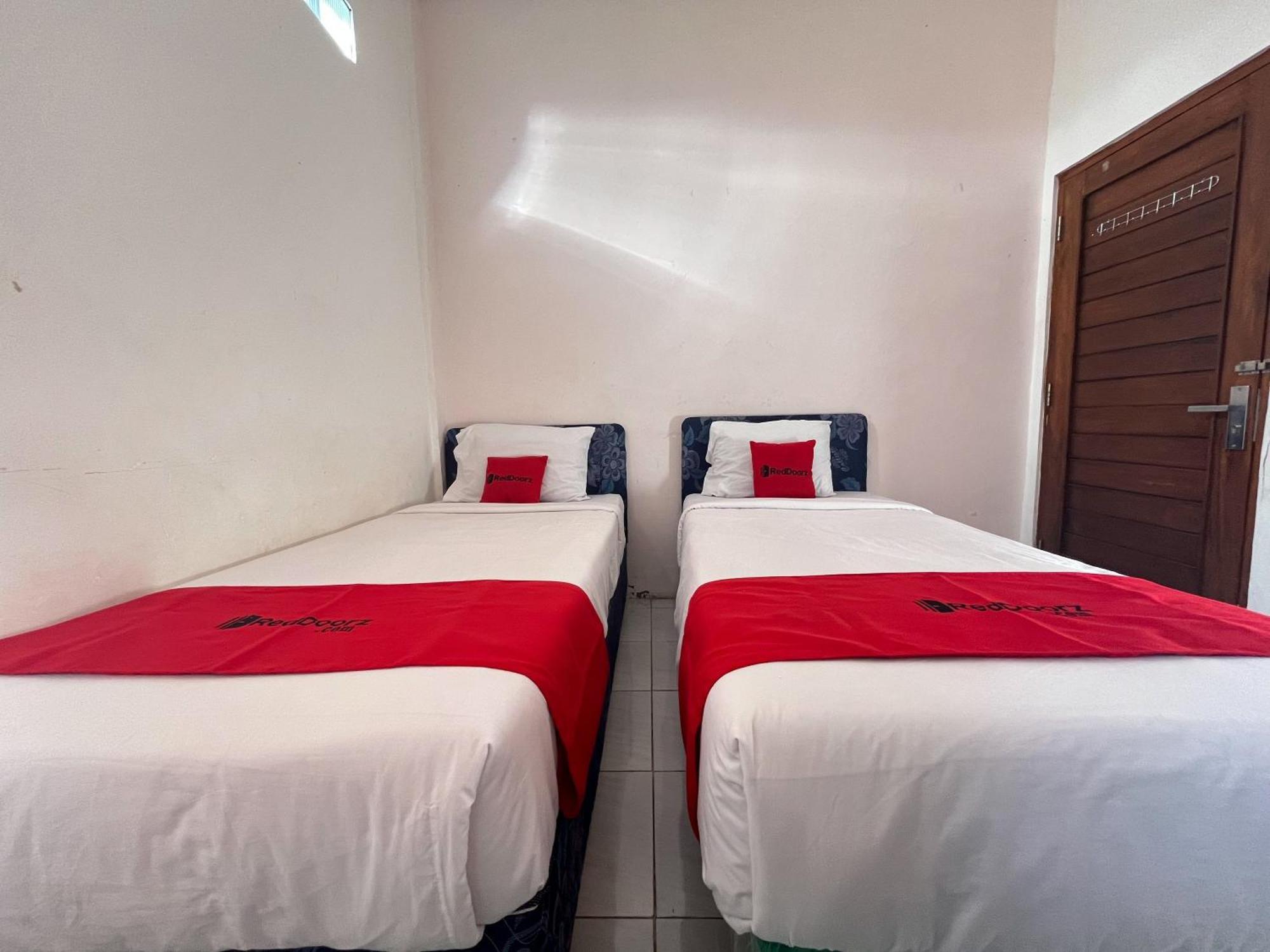 Reddoorz Syariah At Falisha Umy Ngabean Exteriér fotografie