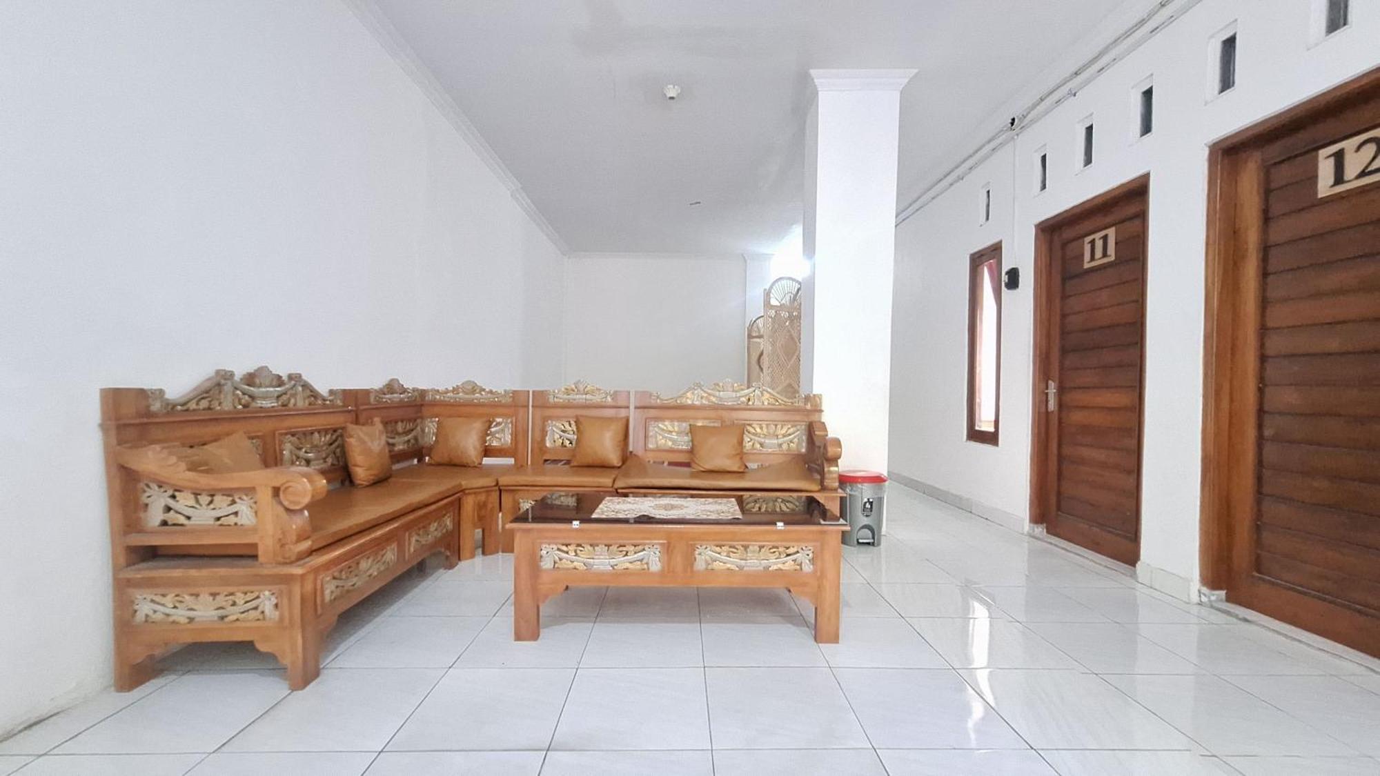 Reddoorz Syariah At Falisha Umy Ngabean Exteriér fotografie
