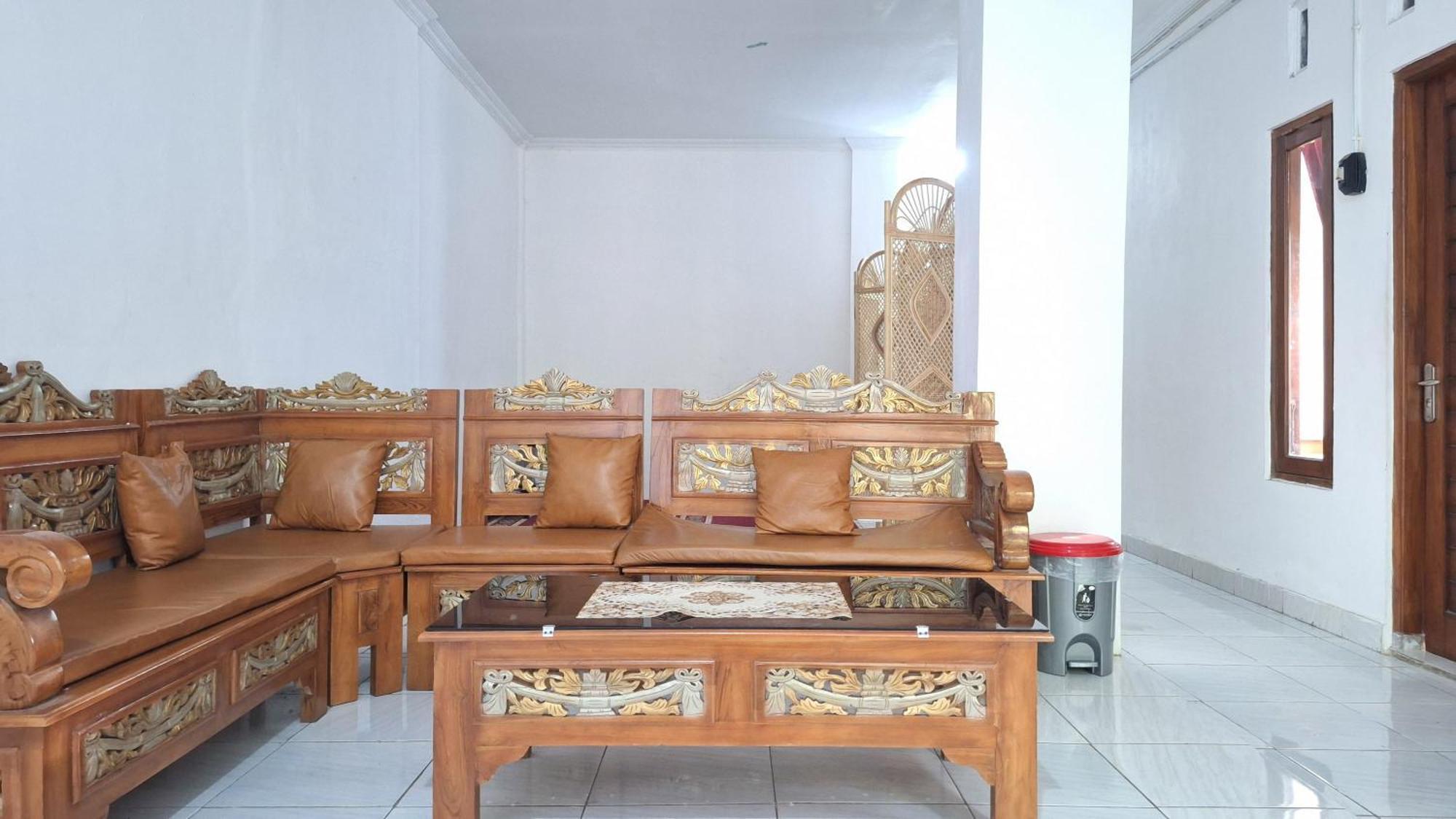 Reddoorz Syariah At Falisha Umy Ngabean Exteriér fotografie